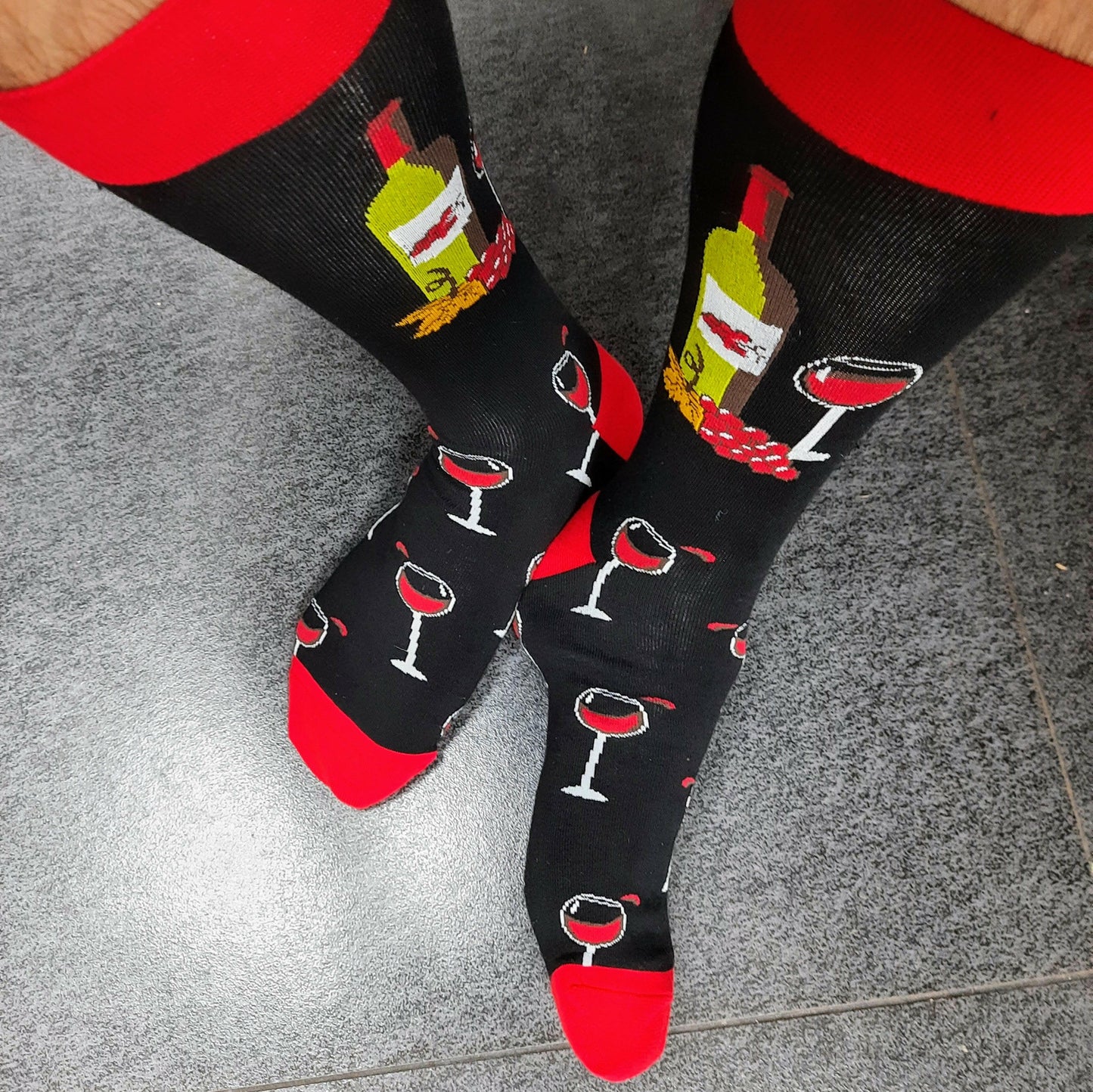 Calcetines con copas de vino