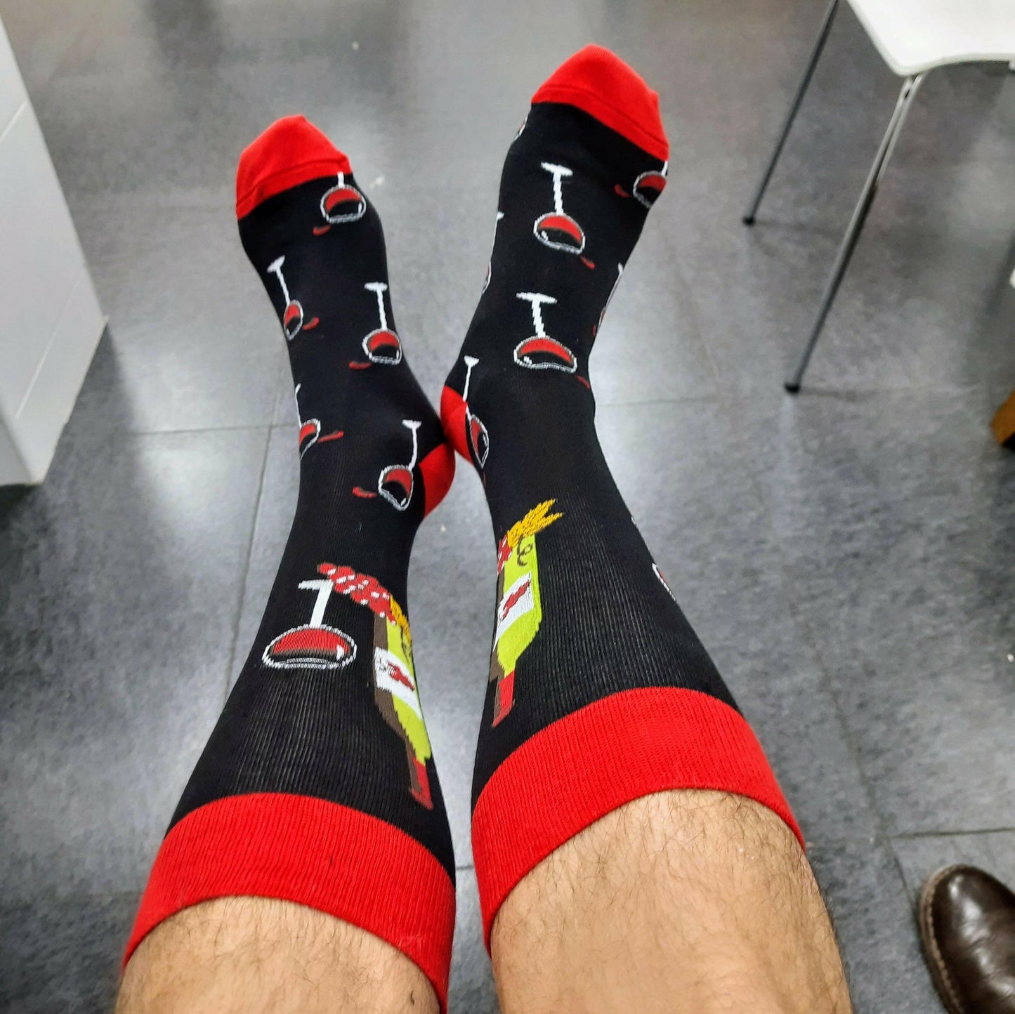 Calcetines con copas de vino