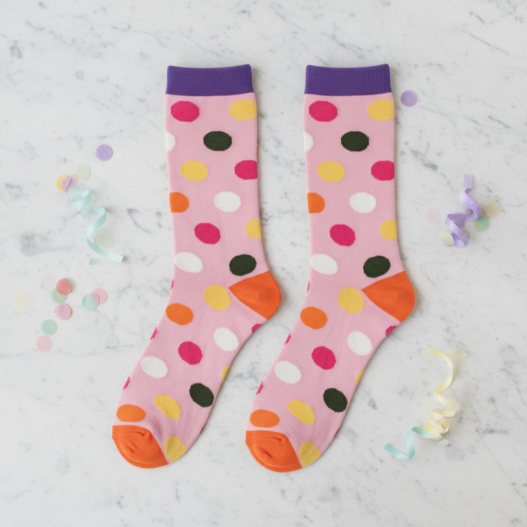 Calcetines Puntos Rosado Magico flat lay par mármol rosado